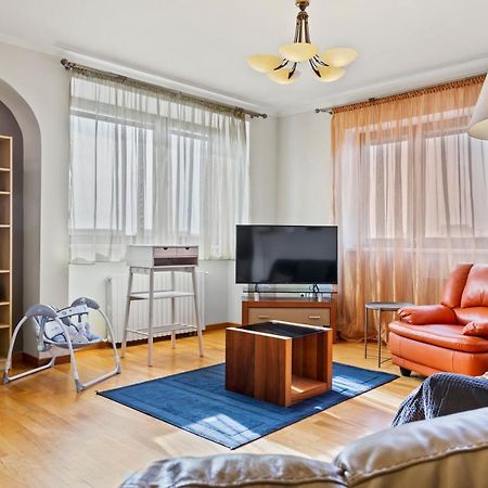 125 Sqm Family Friendly With Kids Room Букурещ Екстериор снимка