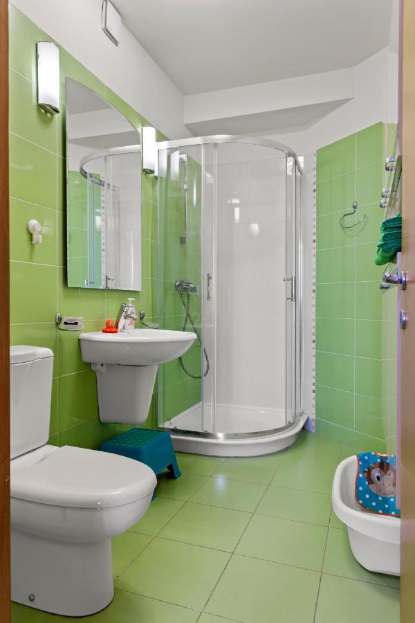 125 Sqm Family Friendly With Kids Room Букурещ Екстериор снимка