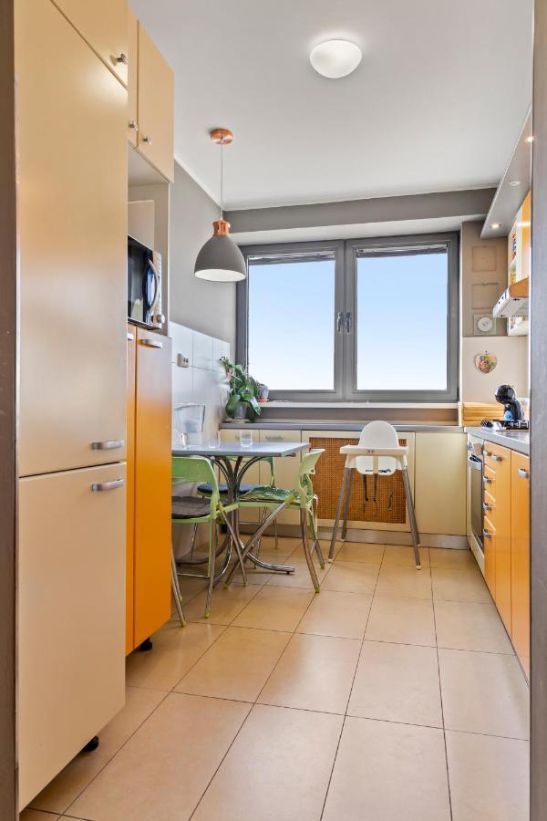 125 Sqm Family Friendly With Kids Room Букурещ Екстериор снимка