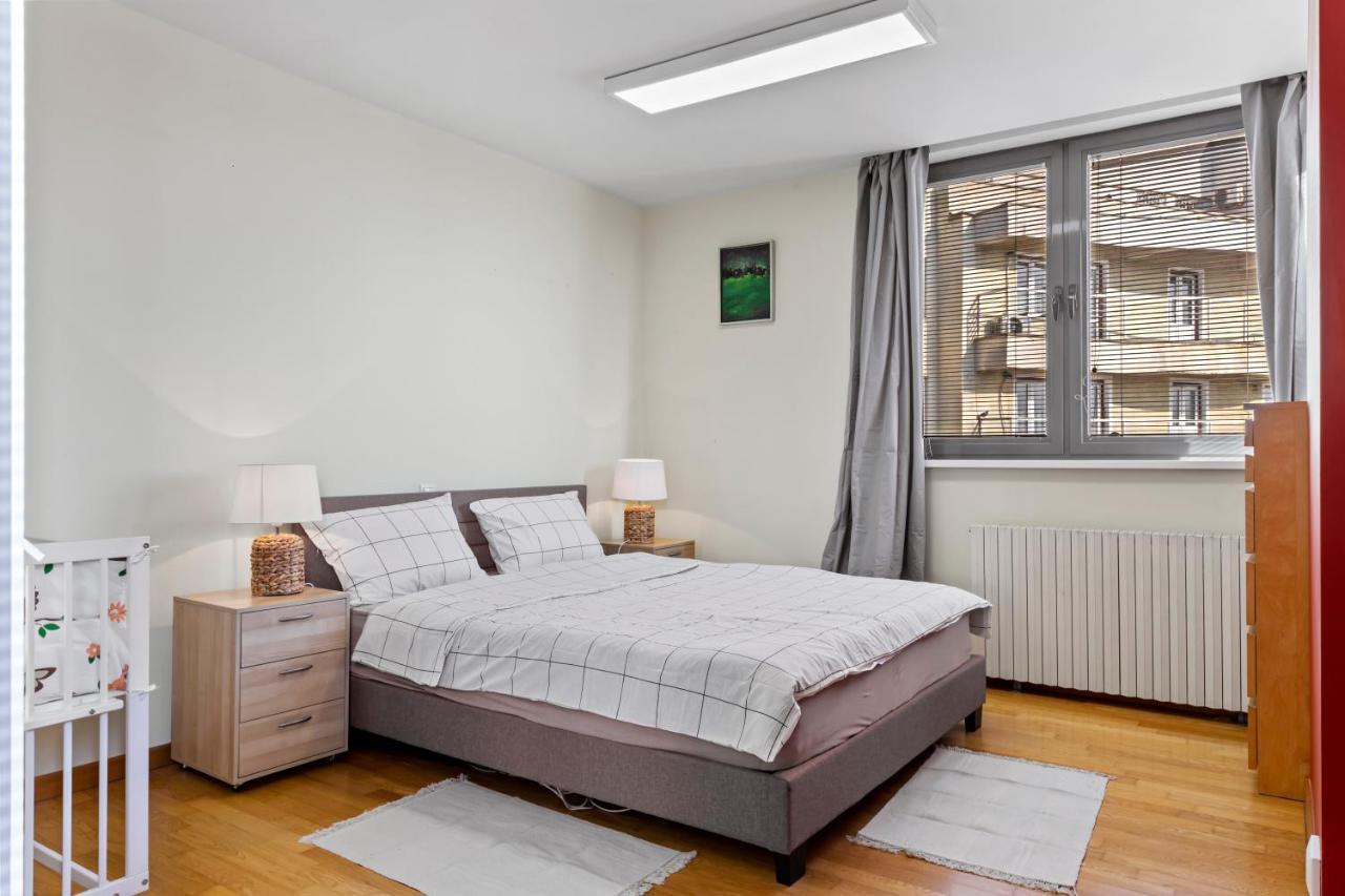 125 Sqm Family Friendly With Kids Room Букурещ Екстериор снимка