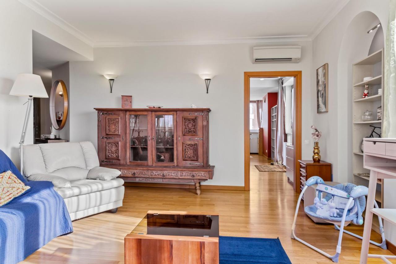 125 Sqm Family Friendly With Kids Room Букурещ Екстериор снимка