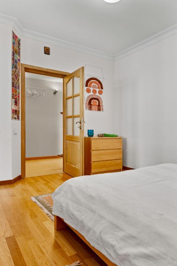 125 Sqm Family Friendly With Kids Room Букурещ Екстериор снимка