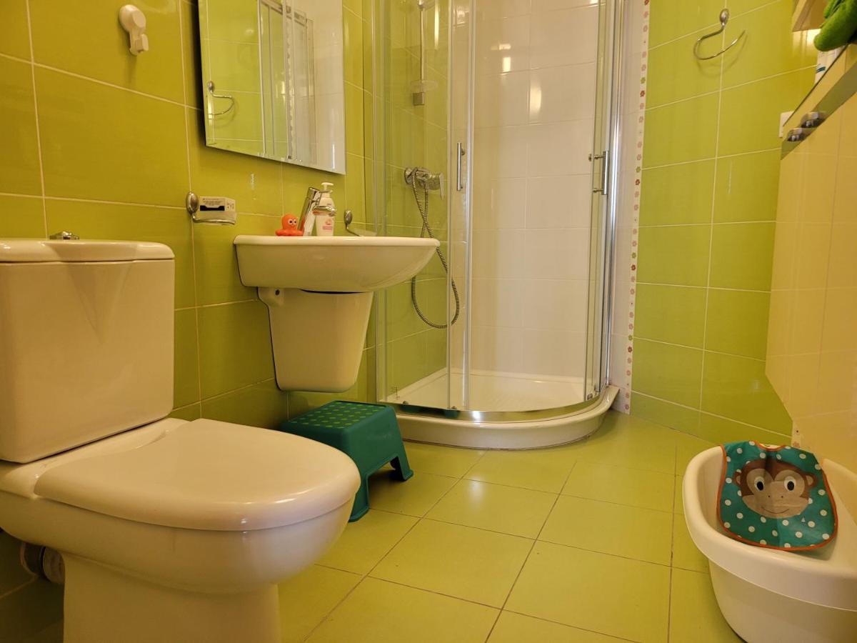 125 Sqm Family Friendly With Kids Room Букурещ Екстериор снимка
