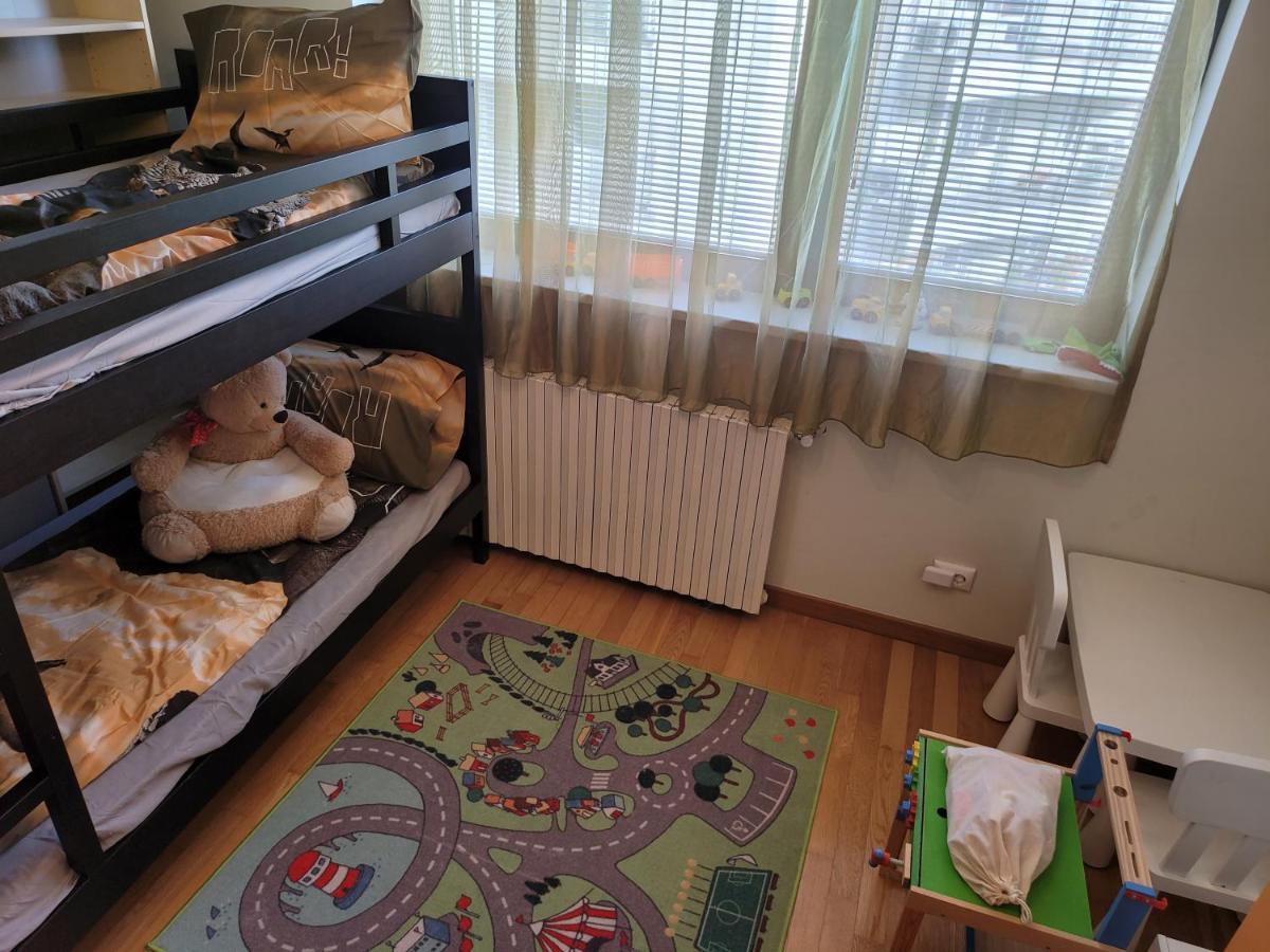 125 Sqm Family Friendly With Kids Room Букурещ Екстериор снимка