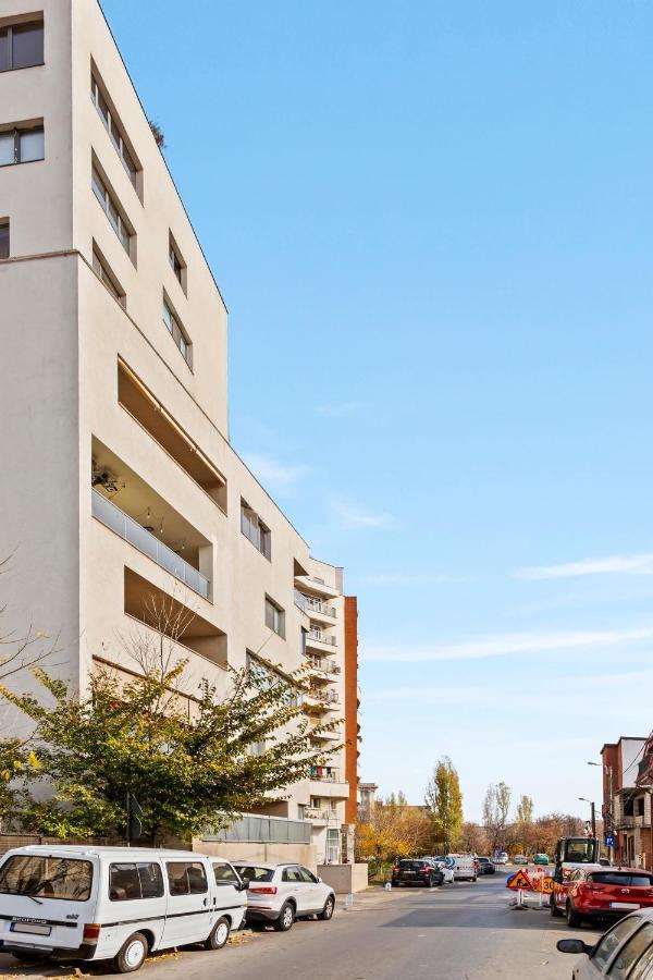 125 Sqm Family Friendly With Kids Room Букурещ Екстериор снимка