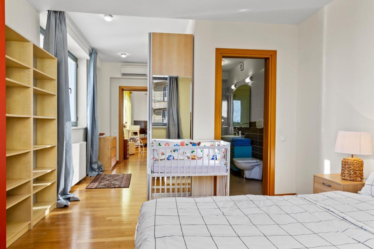 125 Sqm Family Friendly With Kids Room Букурещ Екстериор снимка
